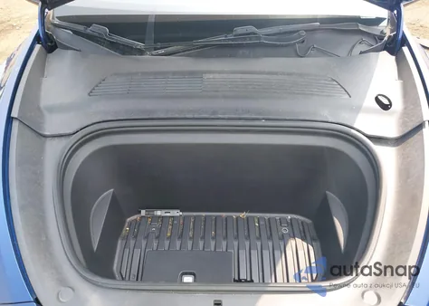 2020 Tesla Model Y Long Range Dual Motor All-Wheel Drive/Performance Dual Motor All-Wheel Drive z USA, uszkodzony, nr VIN 5YJYGDEF3LF005685